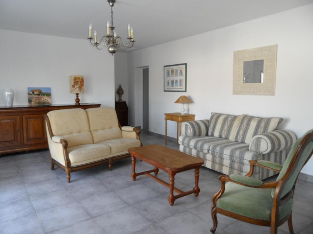 Logement Entre Mer Et Montagne Roujan 外观 照片