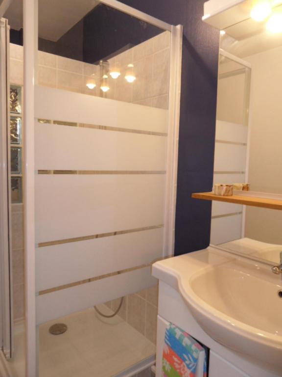 Logement Entre Mer Et Montagne Roujan 外观 照片
